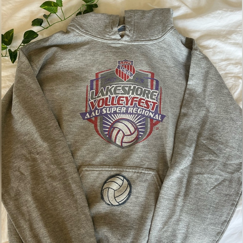 Comfy oversized graphic sweatshirt volleyball nationals hoodie!